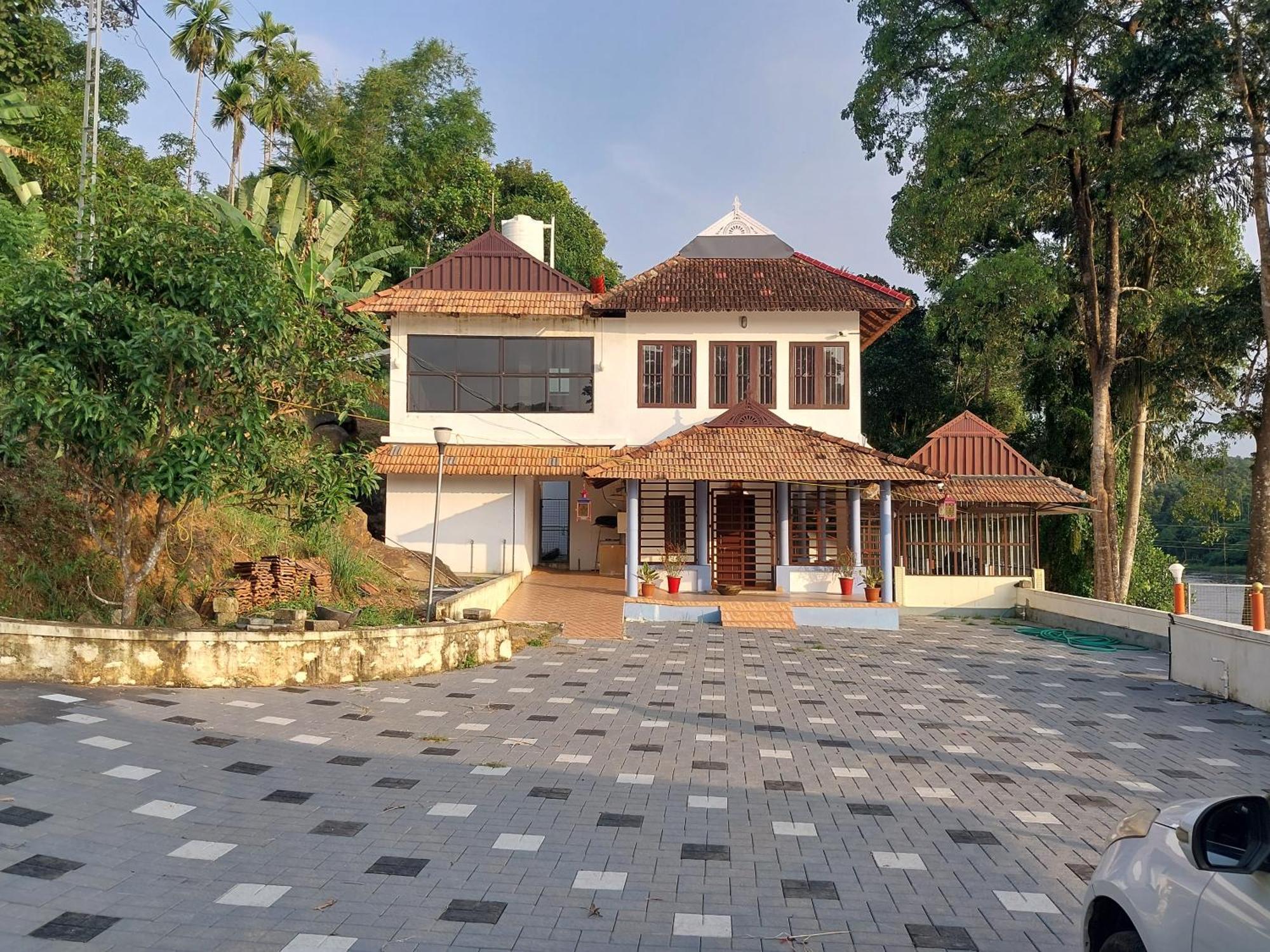 Stayberries River Rock Villa Athirapilly Kizhake Chalakudi Exterior photo